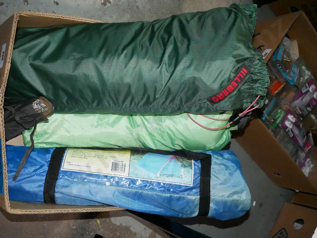 box; camping tent, camp bed, small hiking tent Image 1++