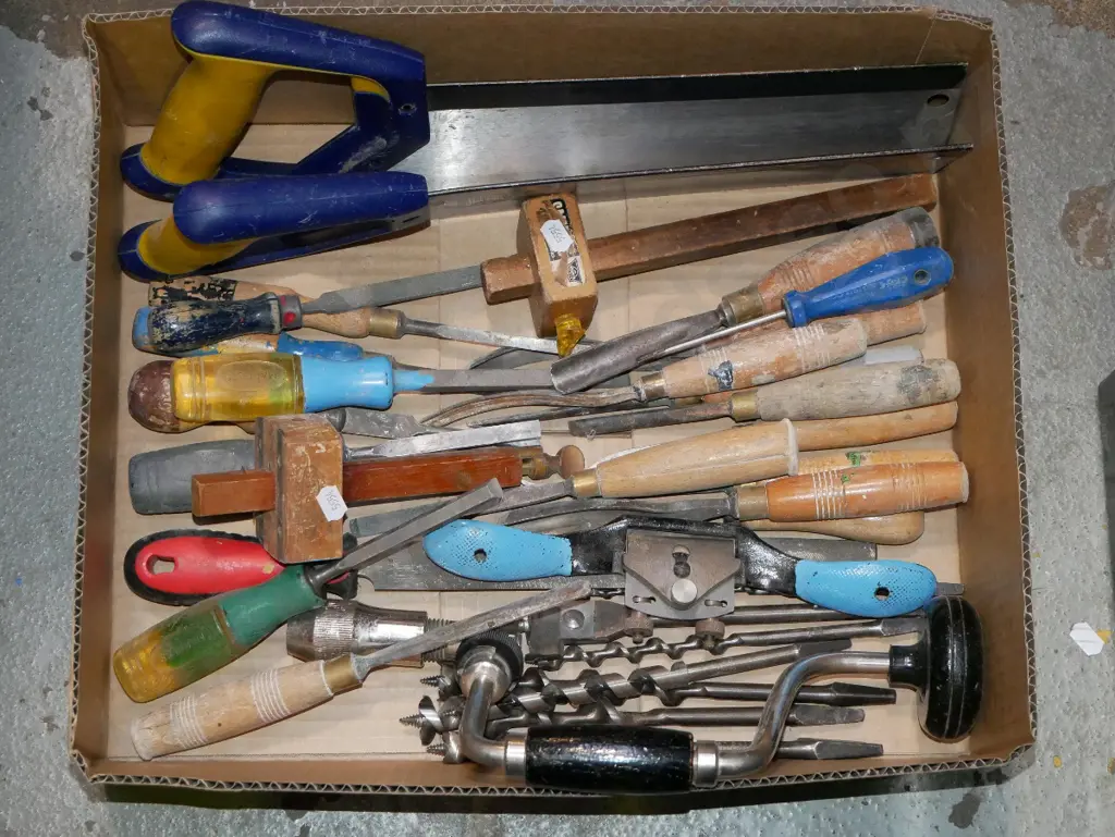 box; hand saws, chisels, marker gauges etc Image 1++