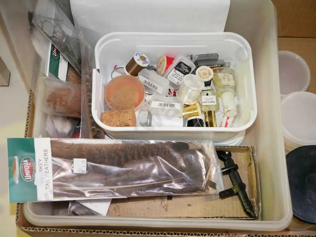 box; fishing, fly tieing equipment Image 1++