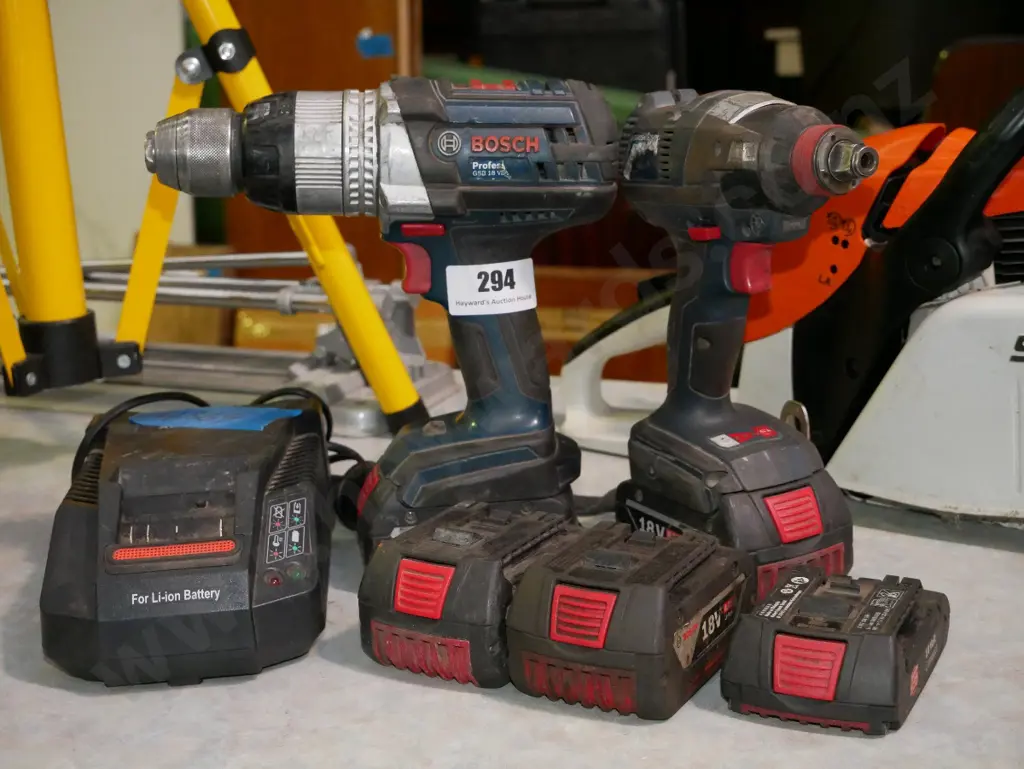 Bosch 18V impact drill and driver with 5 batteries, 1 charger Image 1++