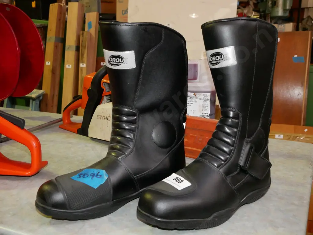 pair of men's leather motorcycle boots Image 1++