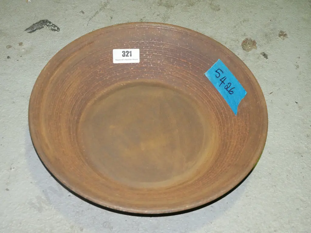 rusty gold pan Image 1++