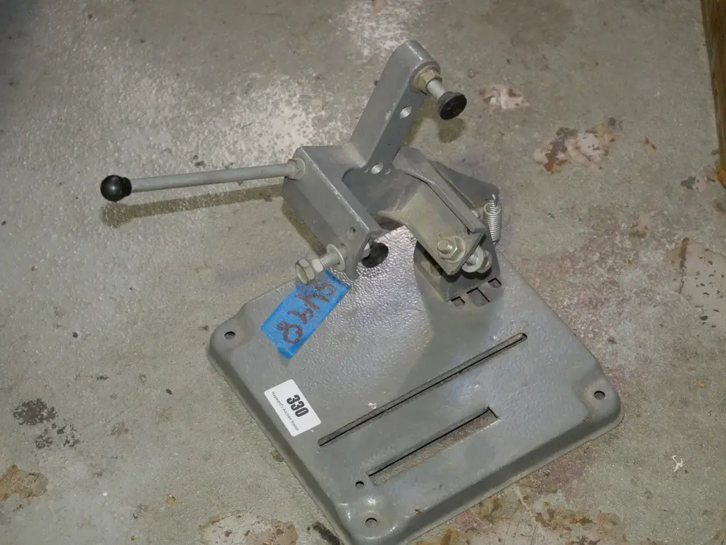 stand to convert angle grinder to cut off saw Image 1++
