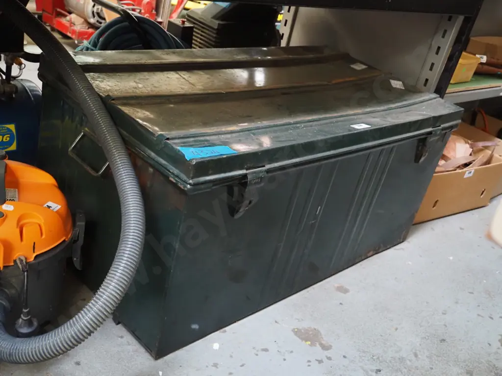 large tin storage trunk H-460 W-1000 D-530 Image 1++