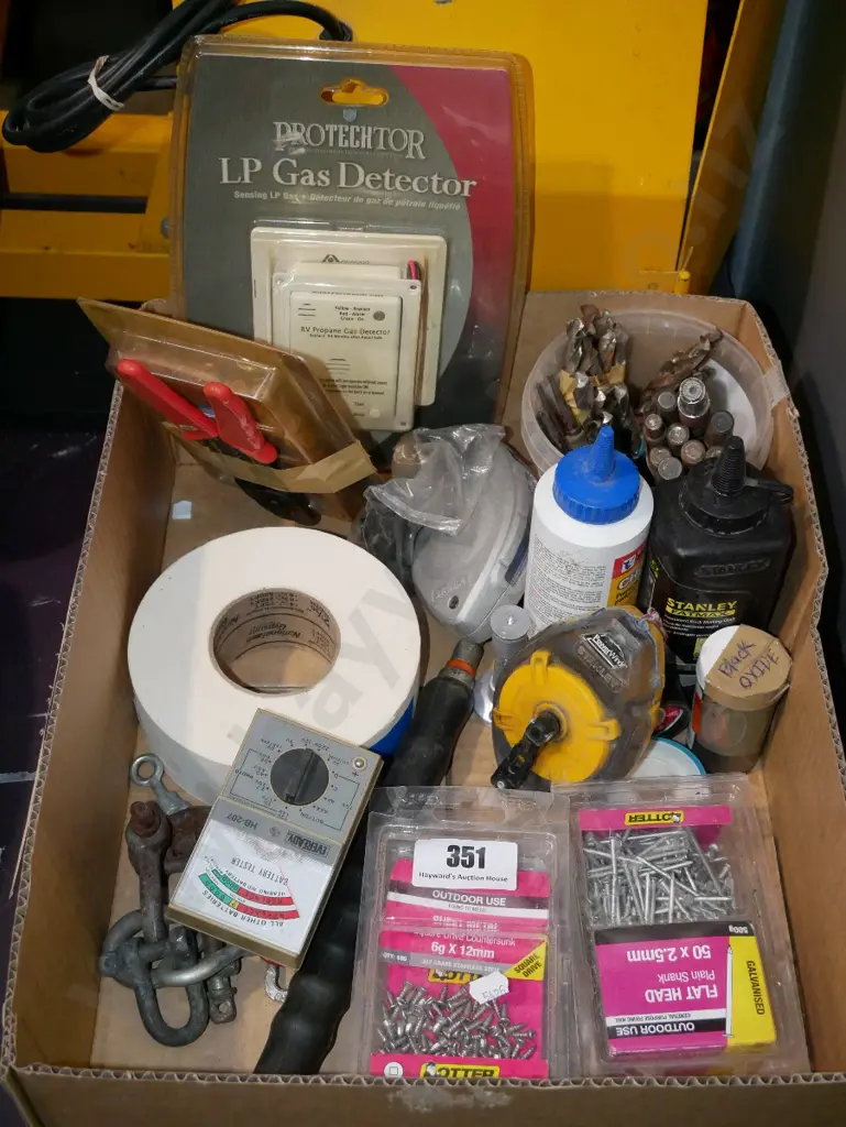 box; nails, screws, chalk lines etc Image 1++
