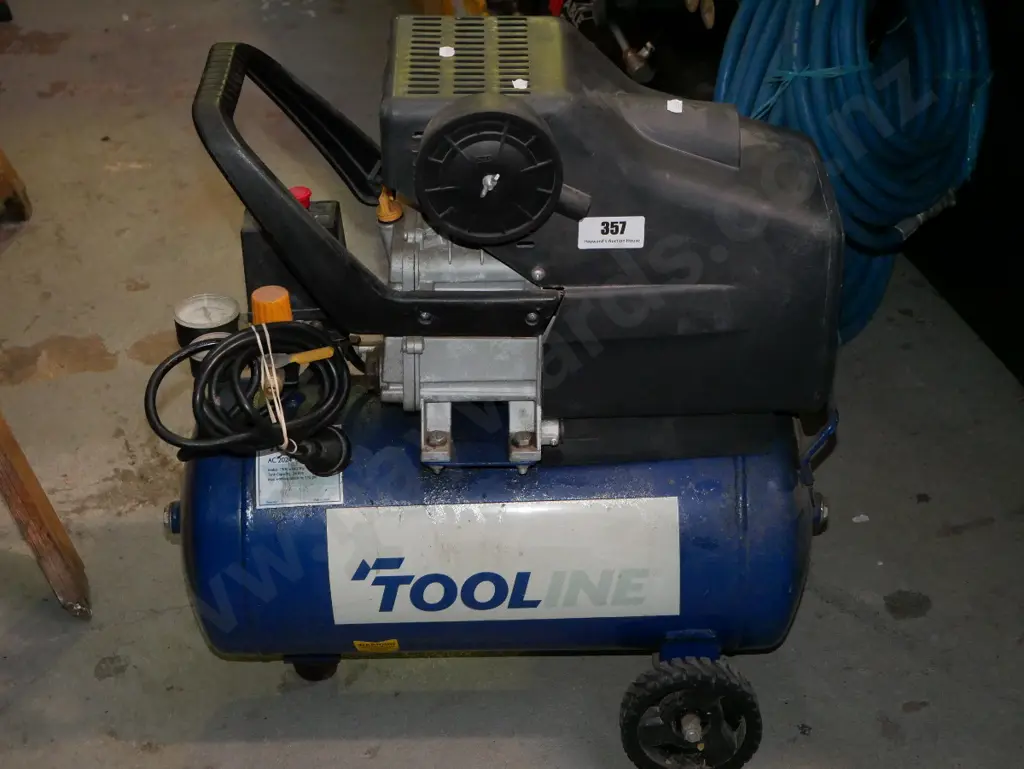 Tooline air compressor Image 1++