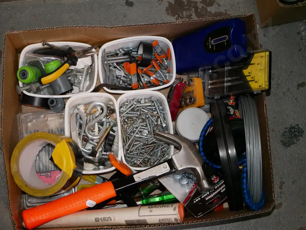 box; hammer, stud finder, nails, screws etc Image 1++