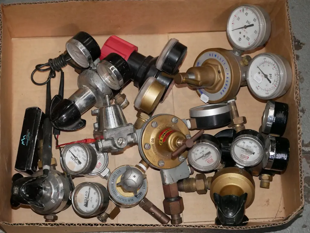 box; gas welding valves, gauges Image 1++