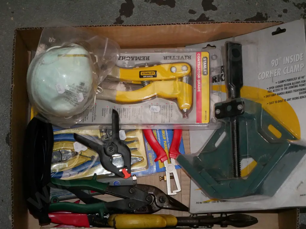 box; pot riveters, dust masks, pliers etc Image 1++