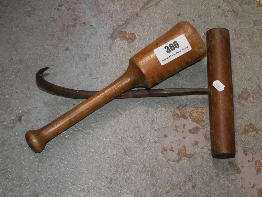wooden mallet, bale hook Image 1++