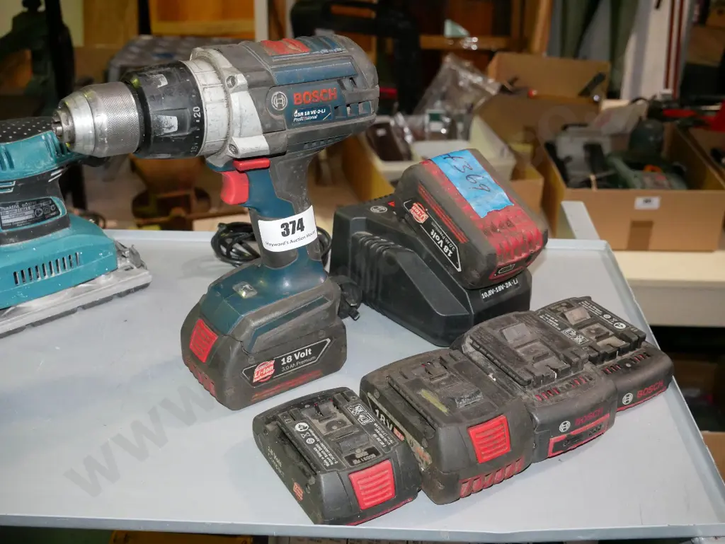 Bosch 18V battery drill with 5 batteries and charger Image 1++