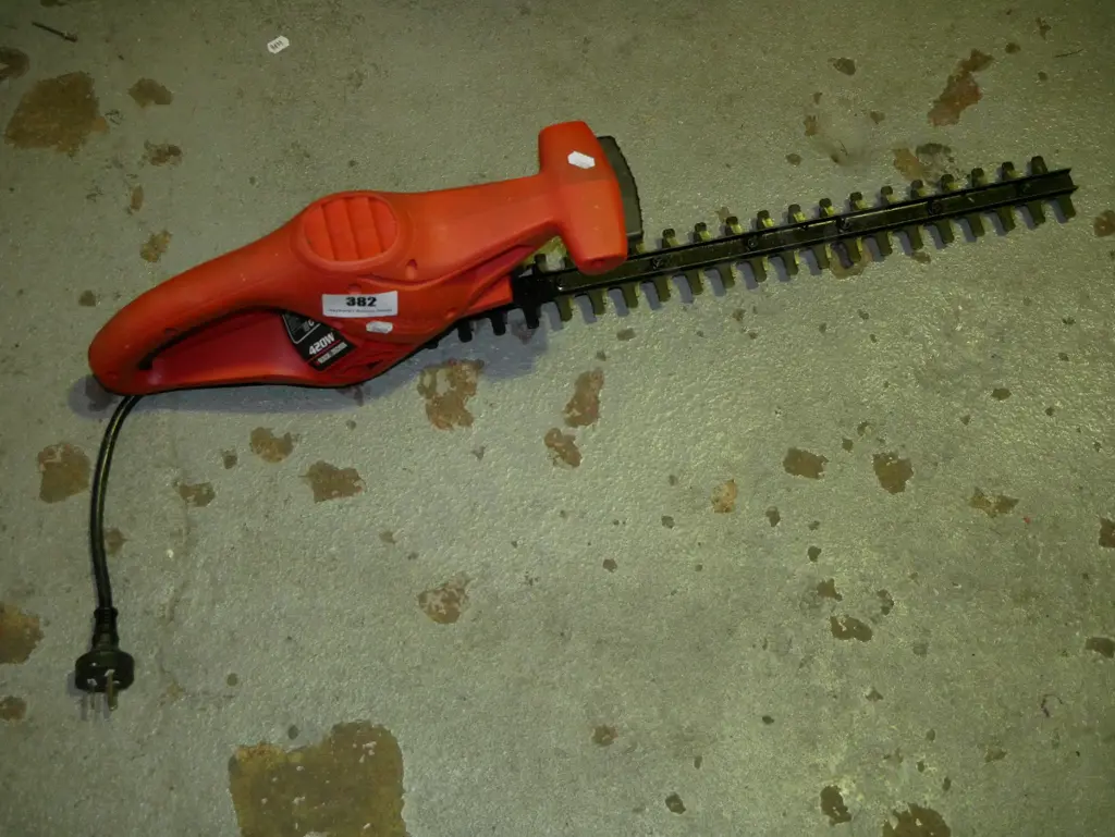 B&D corded hedge trimmers Image 1++