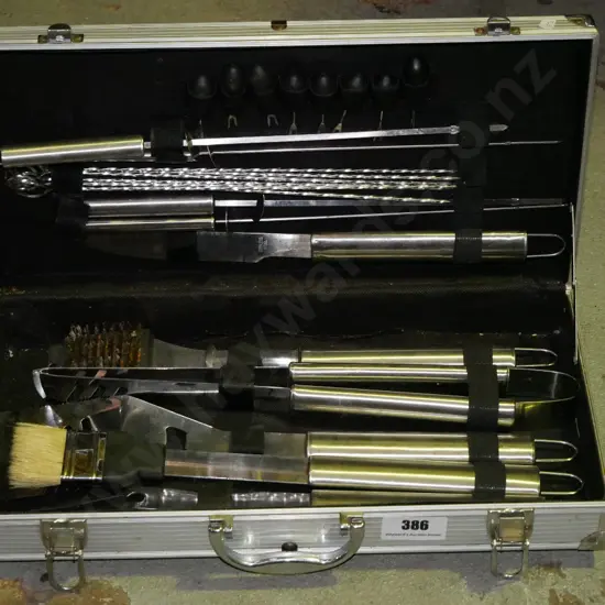cased bbq set