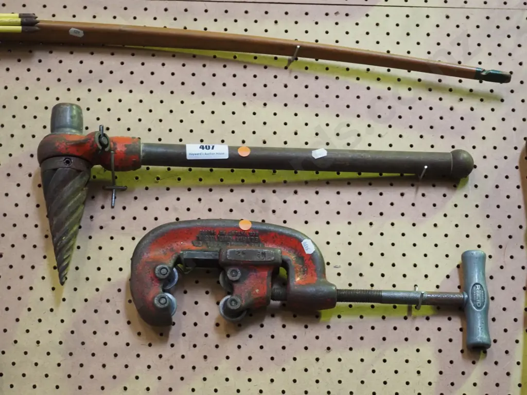large rheeming tool and pipe cutter - orange dots Image 1++