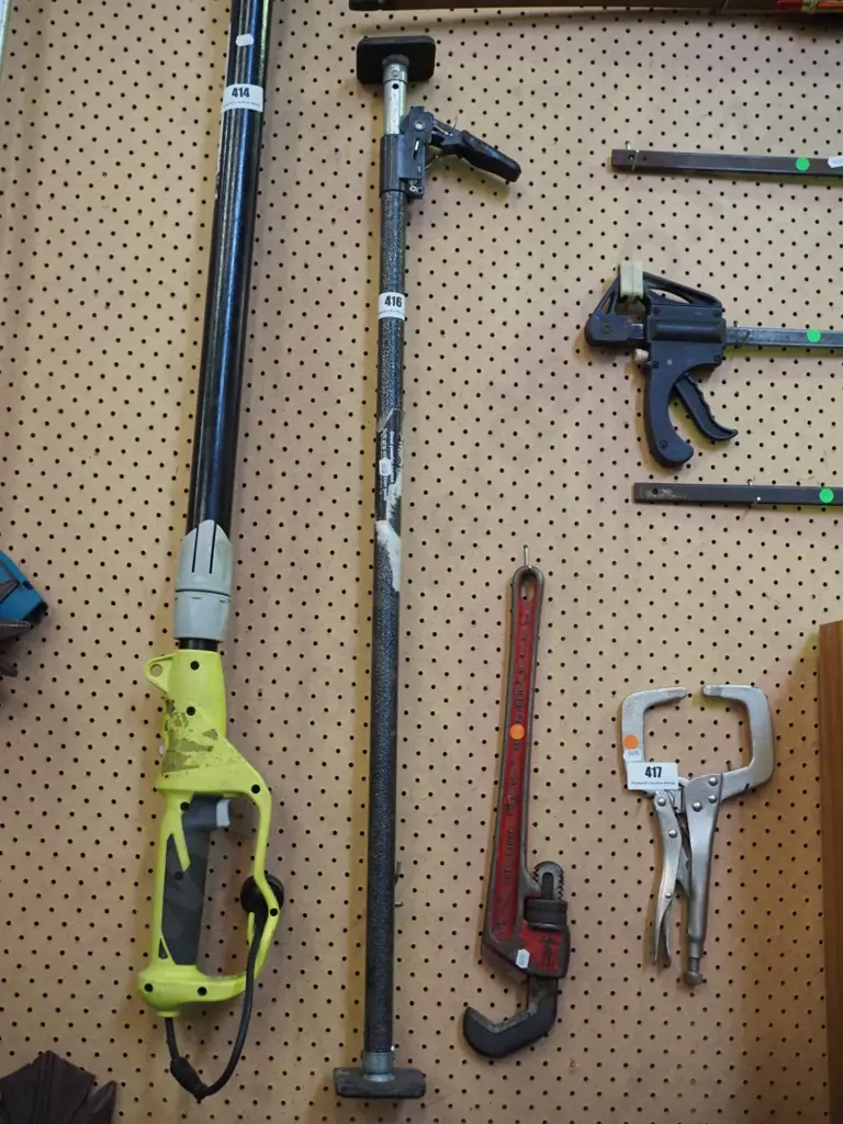 adjustable prop Image 1++