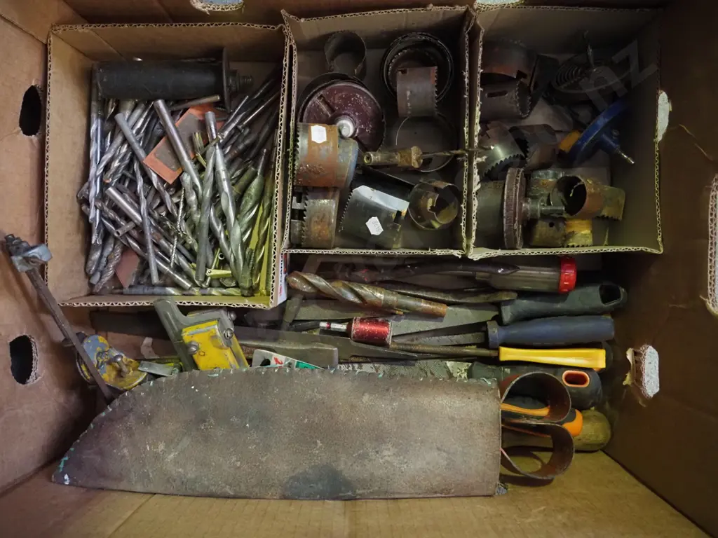 box; hole saws, drill, bits etc Image 1++