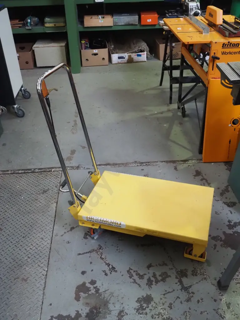 rise and fall workshop trolley Image 1++