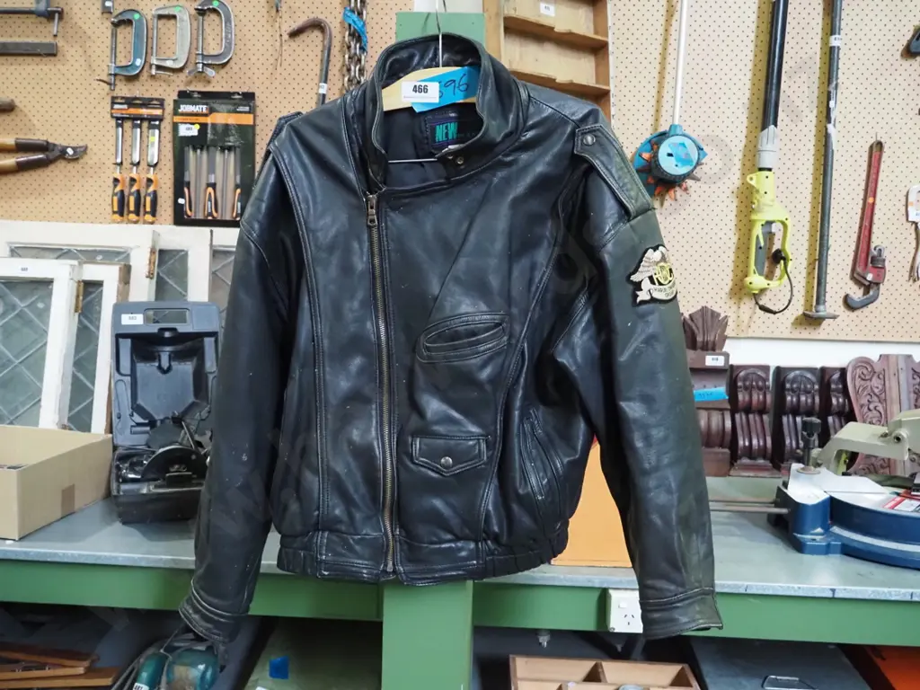 size Large leather motorcycle jacket Image 1++