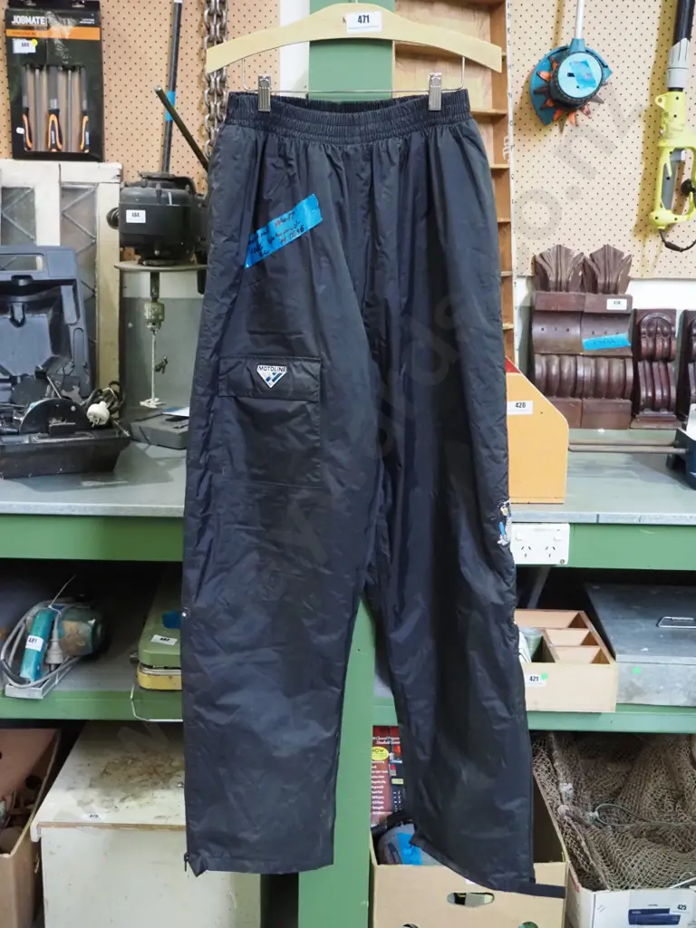 size XL Motoline waterproof pants Image 1++