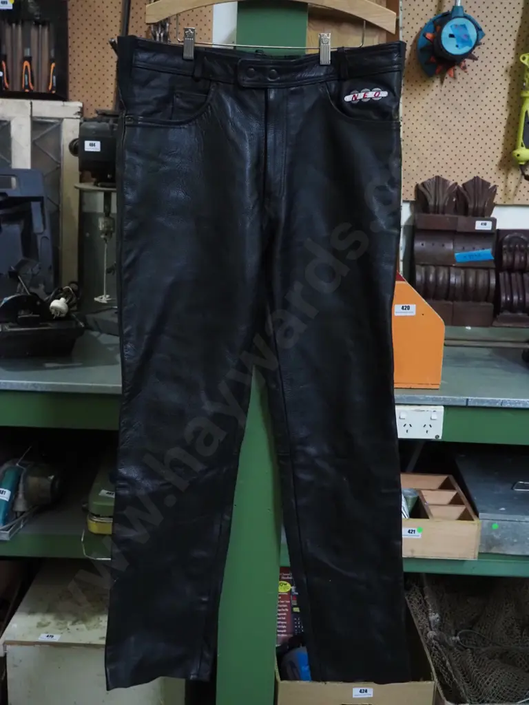 pair of Neo size 36 leather motorcycle pants Image 1++