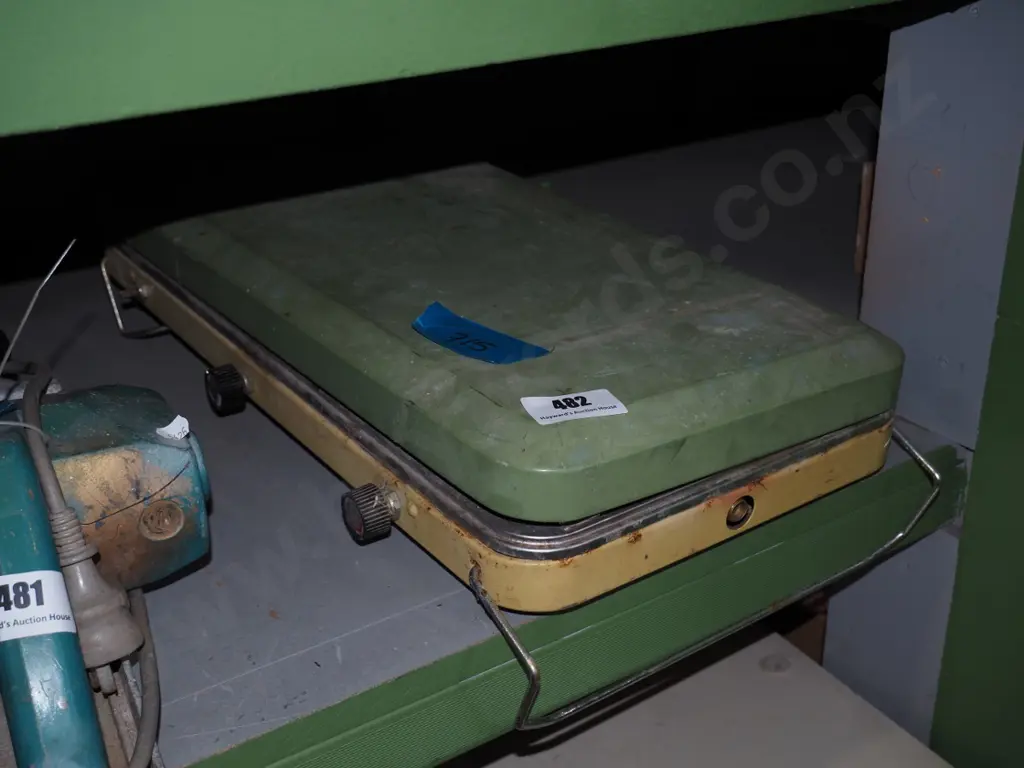 Great Outdoors camping stove - needs attention Image 1++