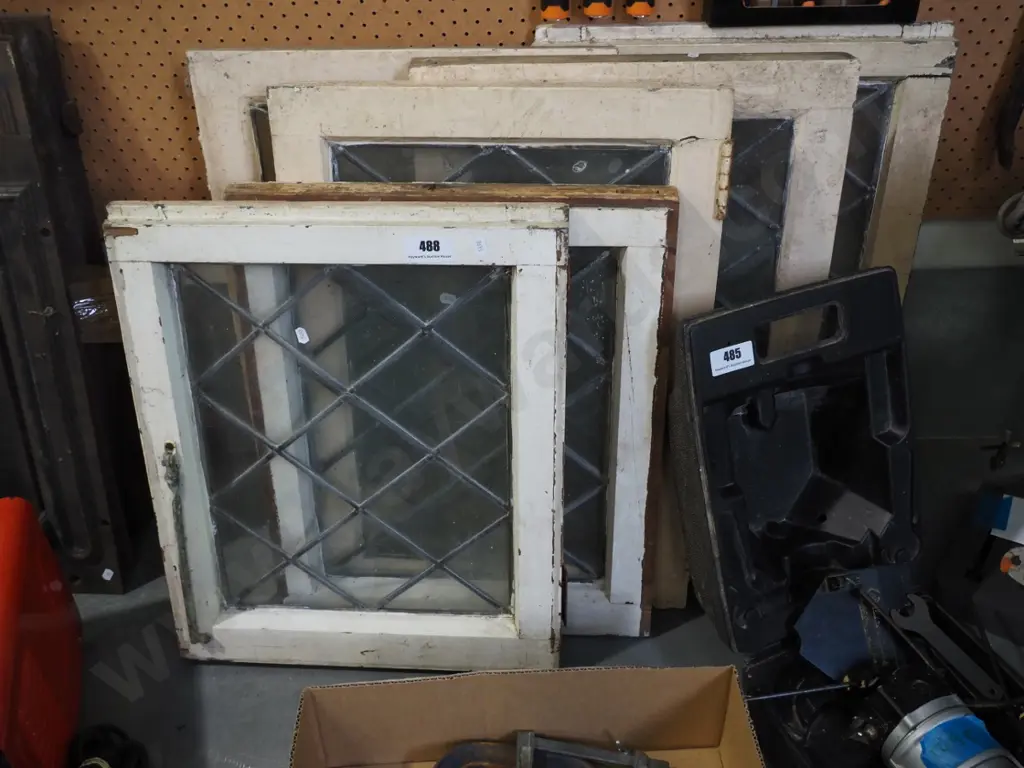 6 leadlight bay windows - various sizes Image 1++