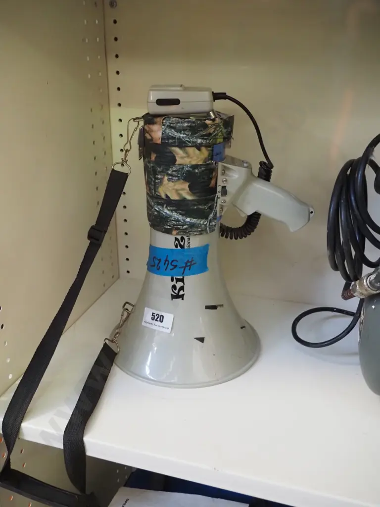 loud hailer/megaphone Image 1++