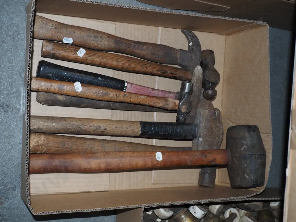 box; various hammers Image 1++