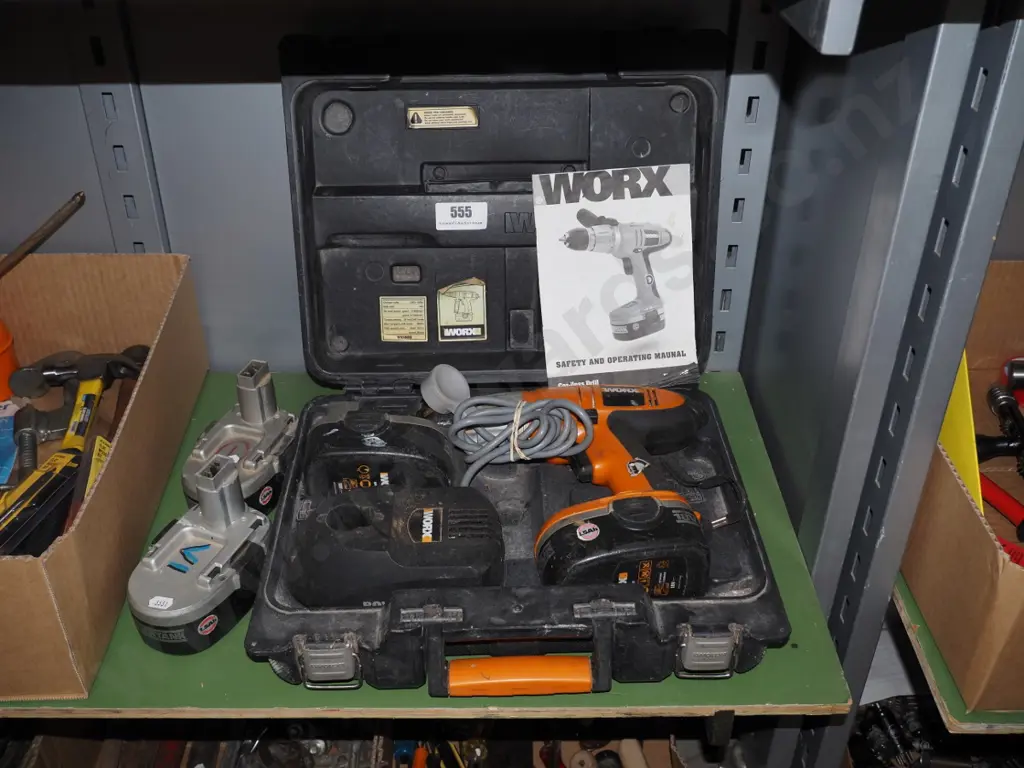 Worx 18V battery drill, cased charger, 4 batteries Image 1++