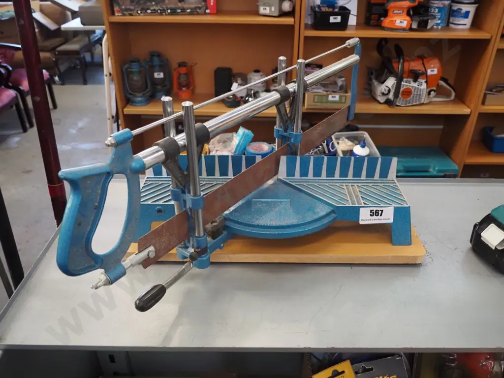 mitre saw and stand Image 1++