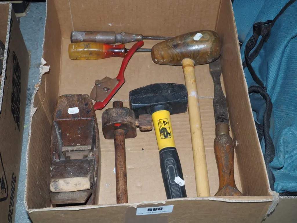 box; mallets,marker gauge etc Image 1++