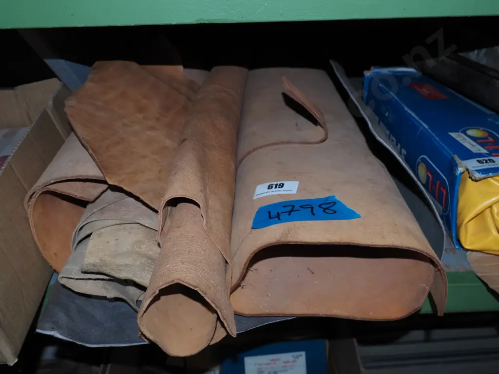 leather pieces Image 1++