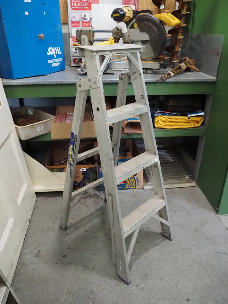 3 step aluminium ladder Image 1++