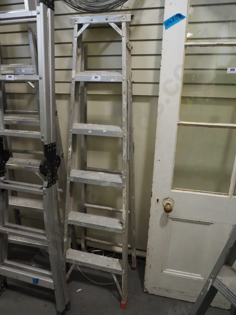 5 step aluminium ladder Image 1++
