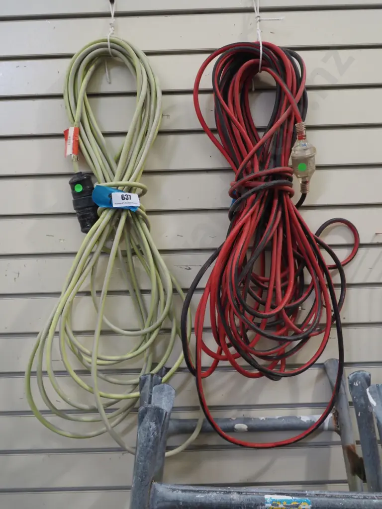 2x extension cords - green dots Image 1++