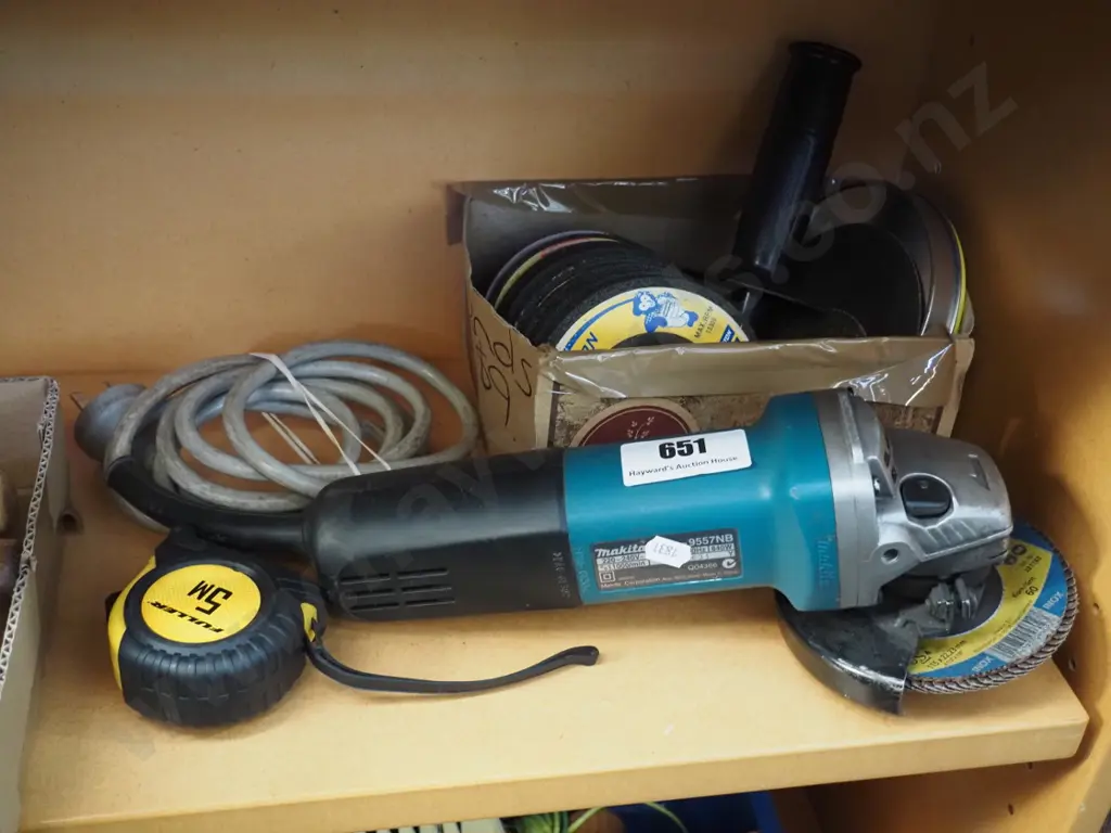 Makita angle grinder, discs Image 1++