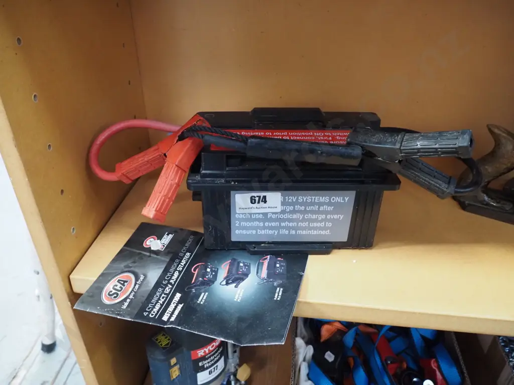 compact 12V jump starter kit with usb port Image 1++