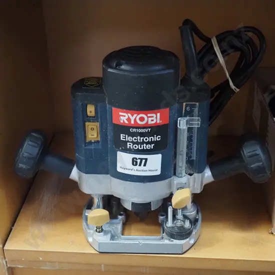 plunge router