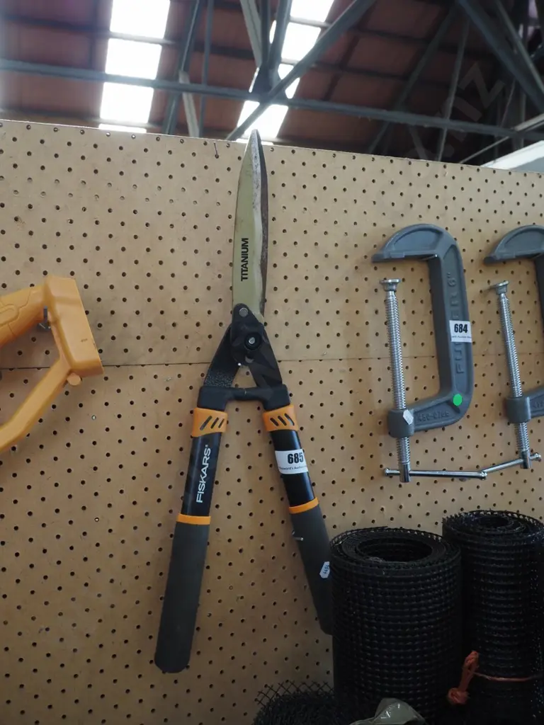 Fiskars hedge trimmers Image 1++