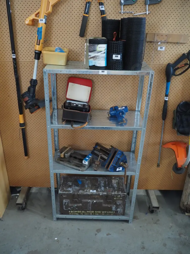 metal workshop shelves Image 1++