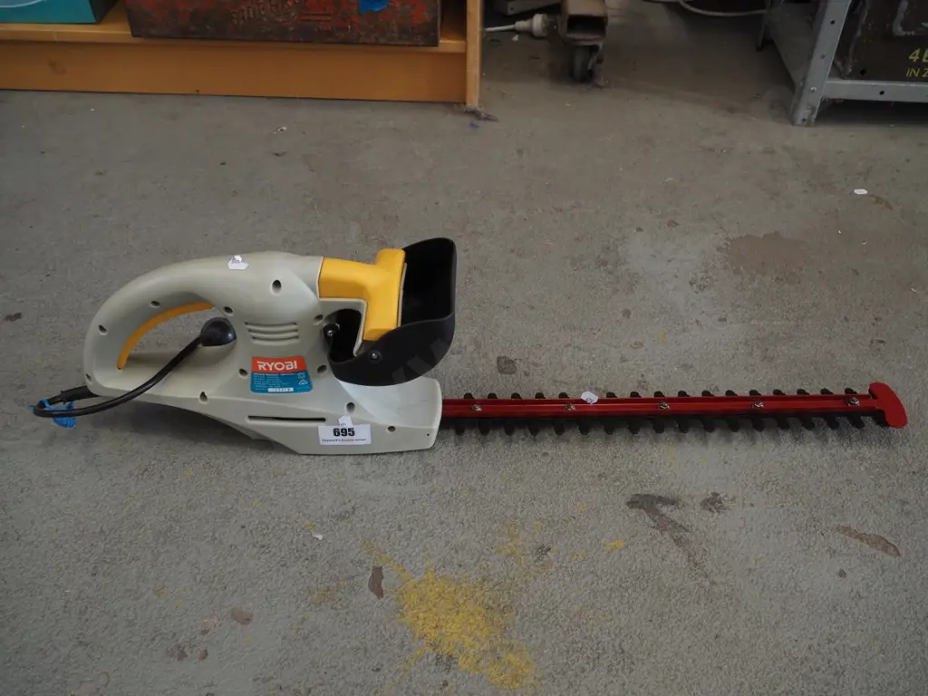 Ryobi electric hedge trimmers Image 1++