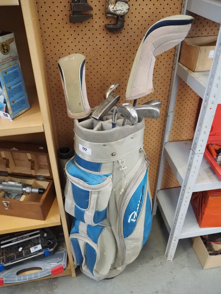 golf clubs and bags Image 1++