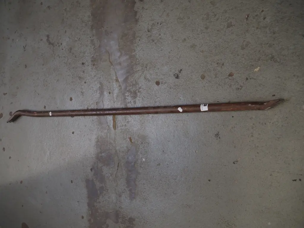 wrecking bar Image 1++