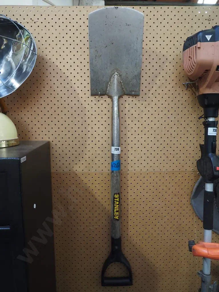 Stanley garden spade Image 1++