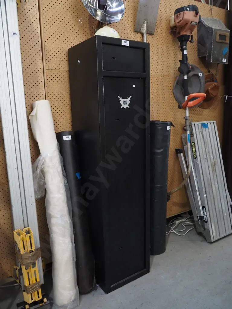 heavy duty gun safe H-1500 W-360 D-360 keys in office Image 1++