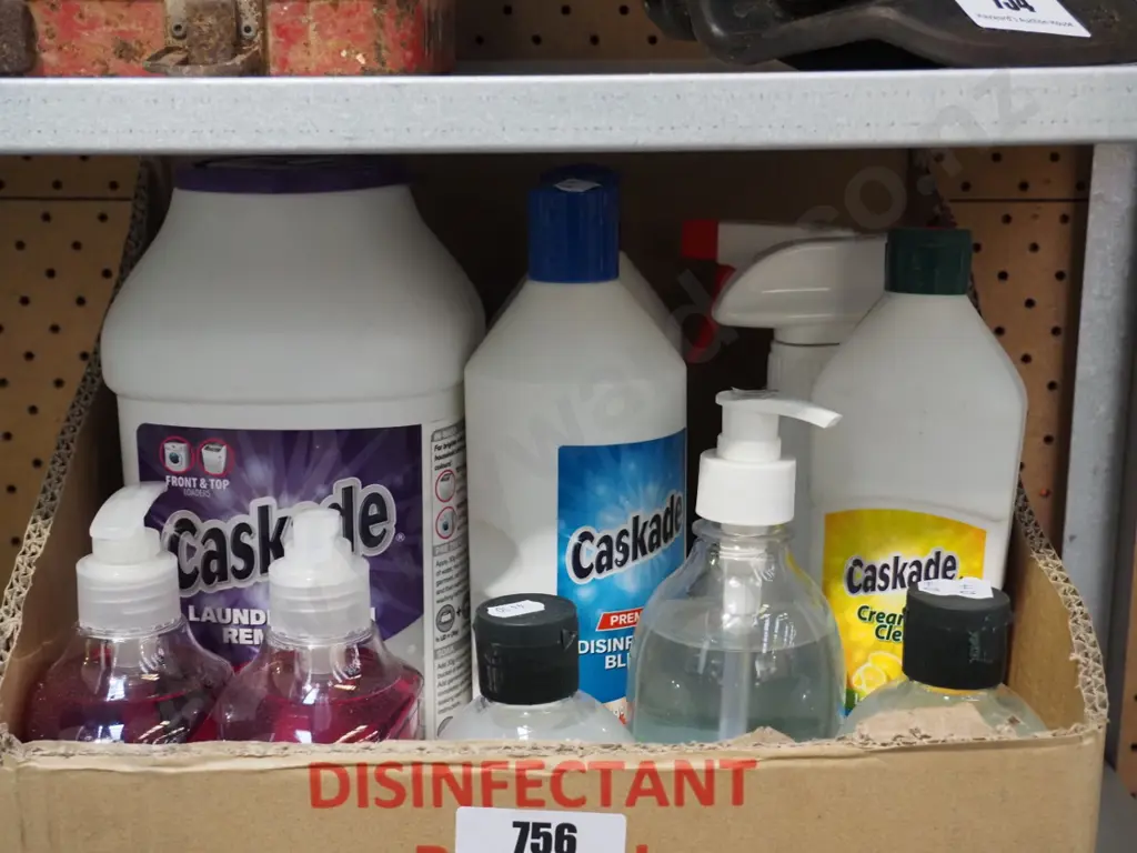 box of cleaning supplies Image 1++