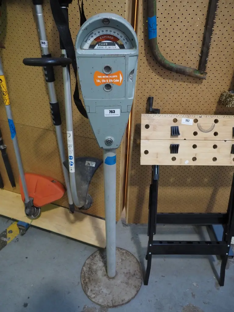 ex DCC parking meter on metal stand H-1330 Image 1++