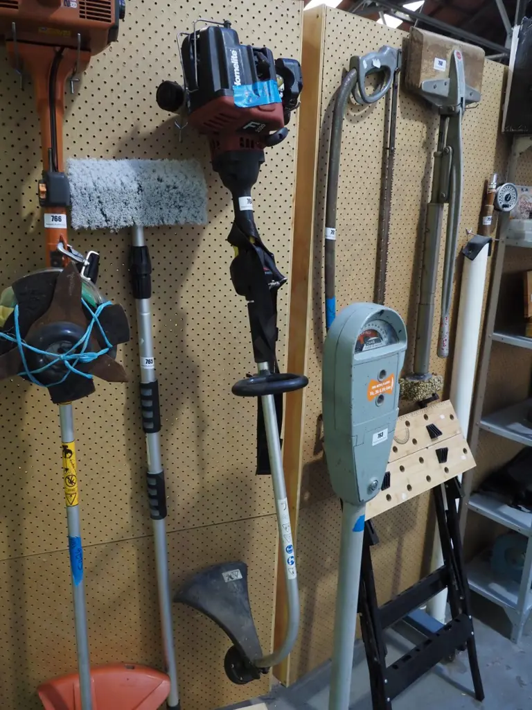 homelite 2 strokeline trimmer Image 1++