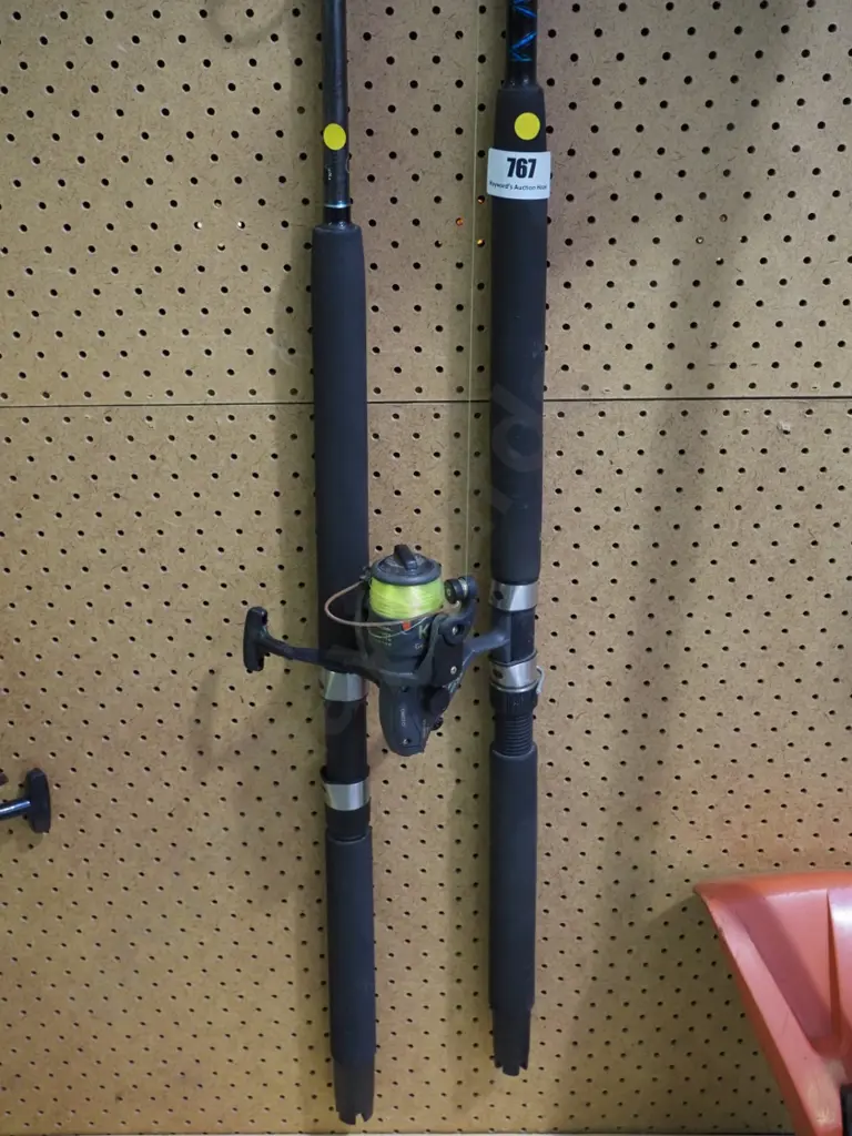 fishing rod, fishing rod and reel - some rust on reel - yellow dots Image 1++