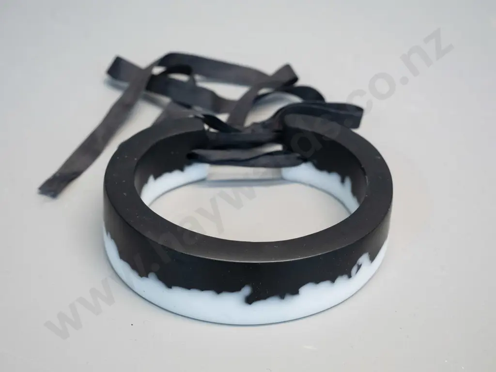 Lou Pendergast - cast glass bracelet L-93mm Image 1++